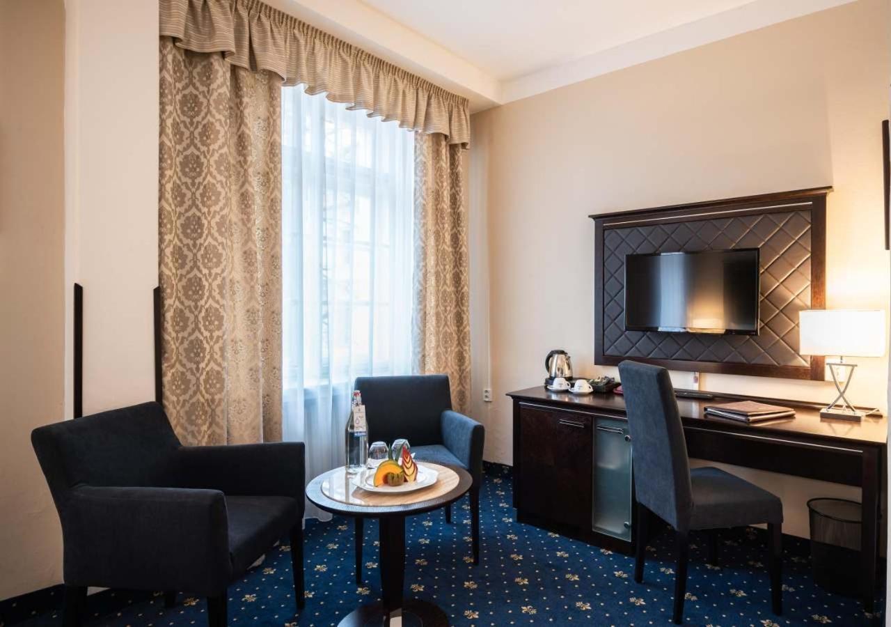 Deluxe Double Room,1333119761:JPEG